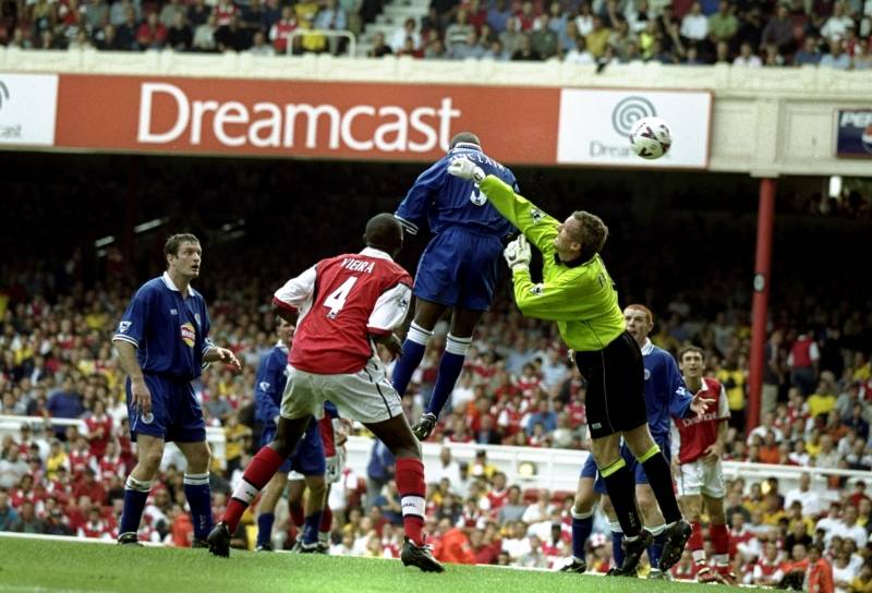 OG Trong Bóng Đá Là Gì? Bàn Phản Lưới Nhà Ảnh Hưởng Gì? 6 Bàn OG của Frank Sinclair (Leicester City, 2002)
